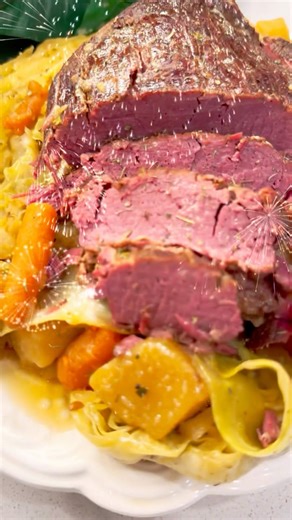 Crockpot Corned Beef & Cabbage 🥬 #food