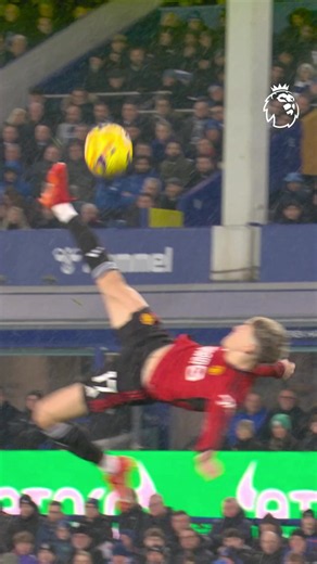 Garnacho pulling off the incredible 🚲 | garnacho bicycle kick