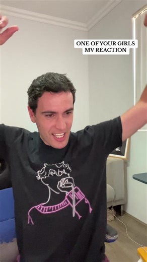 WHAT AN ICONIC MOMENT! #somethingtogiveeachother #oneofyourgirls #musicvideo #reaction