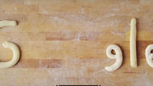 CE SUNT COVRIGII. Google celebrează covrigii cu un Doodle special