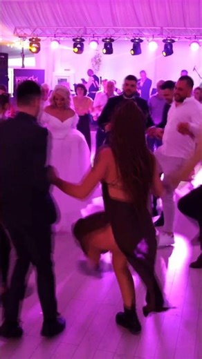 Romanian wedding 💥 traditional dance 👀#laviust #wedding #show #wedding #dance