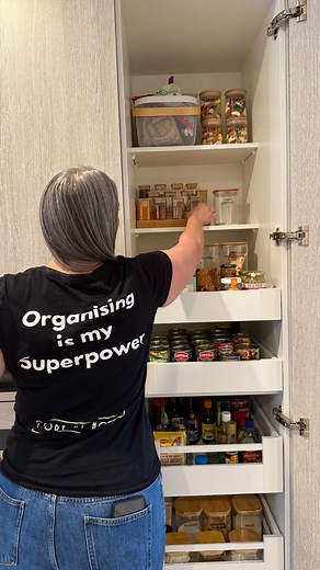 Most people think they need more space to get organised. Like, a bigger pantry, extra cupboards, or even a whole new house. But here’s the truth: space without systems just becomes another place to hide clutter. 🗂️ An organised home is created through structure: -Clear categories so everything has a “home” -Storage solutions that actually work for your lifestyle -Habits and routines that keep the system running When you nail your systems, you’ll feel calmer, waste less time searching for things