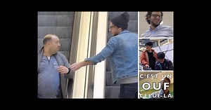 Comment réagiront ces hommes caressés par un inconnu dans des escalators ? La caméra cachée géniale
