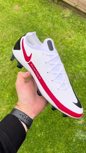 Custom Nike ID Whiteout Football Shoes Tutorial