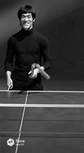 Bruce Lee is playing tennis with a kid #brucelee #motivation #ilovejeetkunedobroadcast #boxing