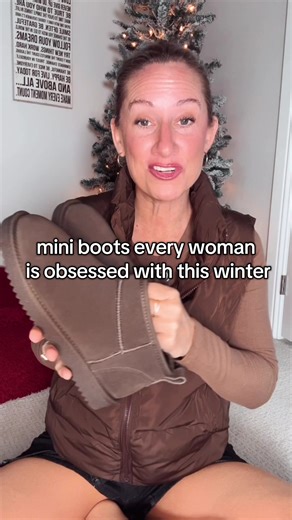 These women’s mini boots are warm, lightweight, and ultra-comfy with a cozy fleece interior and trendy winter style. Perfect for busy moms, cold weather outfits, and everyday comfort you can wear anywhere. #dreampairs #TikTokShopBlackFriday #tiktokshopcybermonday #tiktokshopcreatorpicks #fallfashiontrends