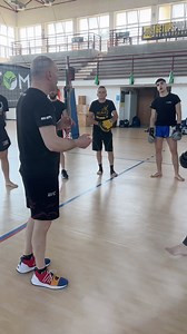 5.1K views · 31 reactions | Stage tecnico di boxe sull utilizzo corretto dei Focus Seguimi  @maxgighen • • • #mma #ufc #boxe #pugilato #kick #kickboxing #k1rules #tutorial #padman #coach #striking #fighter #maestro #stage #seminario #training #motovation #sport #ring #padswork #gym #kombat | PRO EVOLUTION FIGHT | sport da combattimento | Facebook