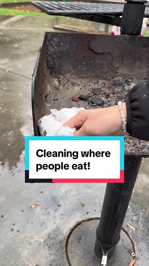 Deep Cleaning Techniques for Public Eating Areas