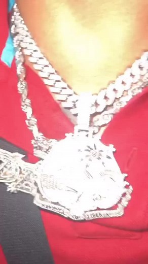 Liberian Artists King Dee Expensive Jewelry Showcase