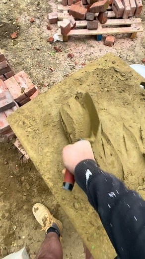 244K views · 560 reactions | 157.How To Lay Bricks tricks For Beginners Using a line 隣隣隣隣#brickhouse #bricks | Bricklayer | Facebook