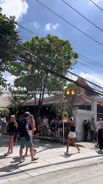 where the vibes are high, the crowd's alive, and the traffic... well, it's part of the adventure #bali #bali24hours #fyp #canggu