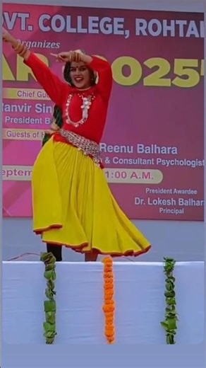 Viral dance girl #rohtak#nakiramcollge#youtubeshorts #trending#shortvideos