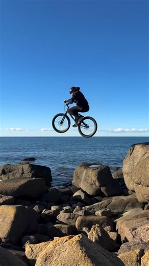 Inspired Bicycles on Instagram: "Who said street trial bikes aren’t made for riding rocks? @lundgrenjoacim proves otherwise once again! 🔥 Joacim rides the Inspired Hex. #inspired #inspiredbicycles #hex #inspiredhex"