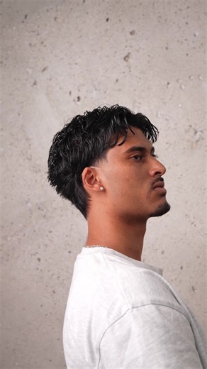 Effortless style ✂️ To book your tailored haircut in Toronto just hit the link in our bio. . . . #toronto #sotastudio #barber #torontobarber