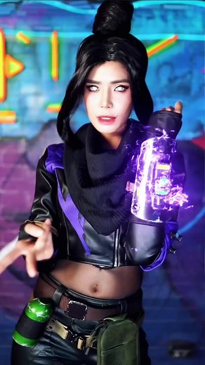 Mesmerizing Wraith Cosplay in Apex Legends Mobile