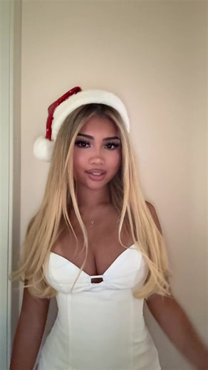 alyssa (@lysspham)’s video of dog under a tree