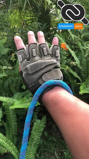 Fast and Simple Butterfly Knot Tying Technique