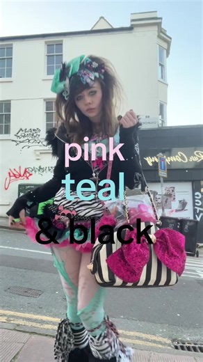 peak colour combo #relatable #alternativeoutfitinspo #scene #pastelgoth #scene