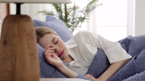 Love's cabin California King Size Quilt Bedding Set Navy Bedspreads - Cal King Summer Lightweight Bedspread Comforter - Coin Pattern Coverlet for All Season - 3 Pieces (1 Quilt, 2 Pillow Shams)