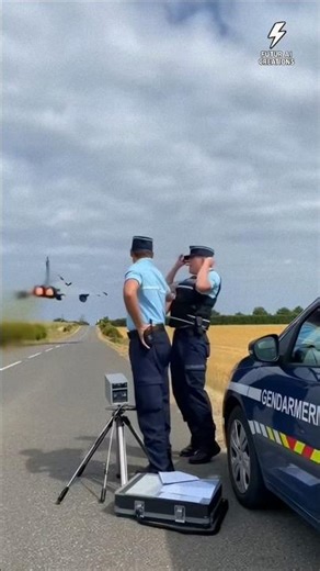 Le radar flashe un Rafale à ras du sol 😭✈️ #radar #gendarmerie