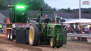 10 minutes of John Deere 4010's & 4020's in Viola, WI | Farm Stock Tractor Pullers