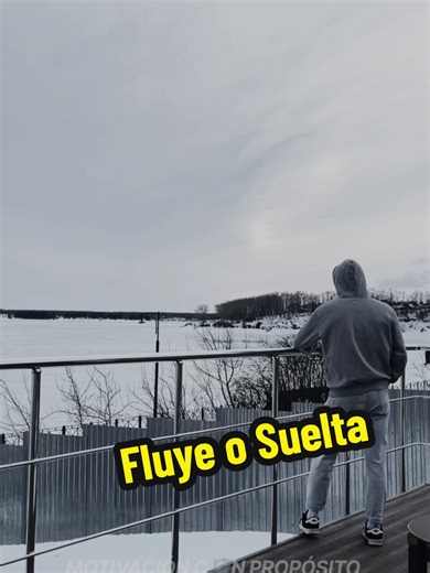 Lo que es para ti fluye sin esfuerzo. Lo que no, la vida lo aparta. #DejaFluir #AmorPropio #PazInterior #Soltar #Reflexión