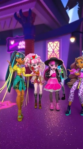 🎬 ⭐️ Reporting live from Hauntlywood! | Draculaura Scary Sweet Birthday | Monster High #shorts