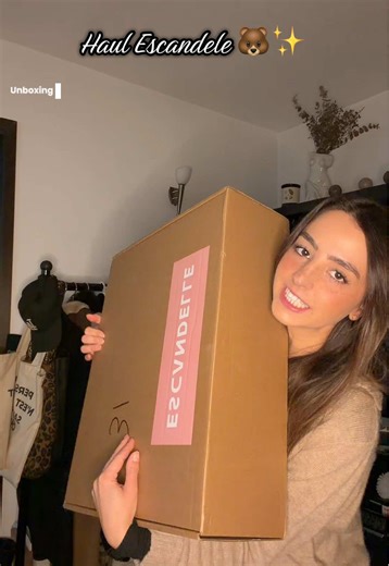 On essaye ensemble ma nouvelle (fausse) fourrure @EscandelleParis 🤎✨ #haul #tryon #unboxing #fauxfur #escandele