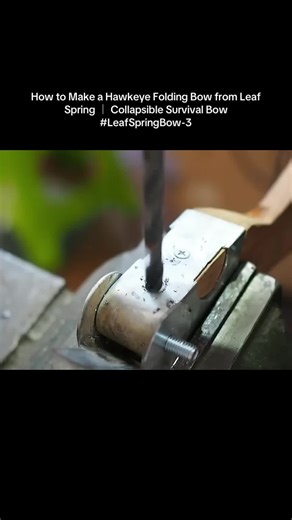 How to Make a Hawkeye Folding Bow from Leaf Spring ｜ Collapsible Survival Bow #LeafSpringBow-3