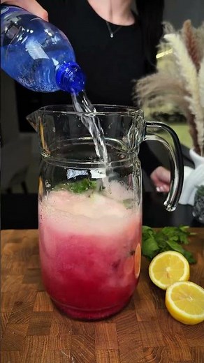 Raspberry-citrus lemonade, delicious and refreshing 🤍