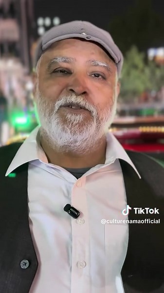 🚗 ✨ Not Just a Taxi — It’s an Experience! Meet the man who transformed his FX car in F-10 into a beautifully decorated taxi! ❤️ With Wi-Fi, music, and a uniquely decorated interior, he’s giving passengers a ride they won’t forget. 🎶📶 Would you ride in this creative taxi? 😍 #F10 #Islamabad #UniqueTaxi