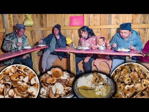 Jungle Mushroom Recipe with Rice cooking & Eating || Nepali Chyau recipe || New village food Vlog