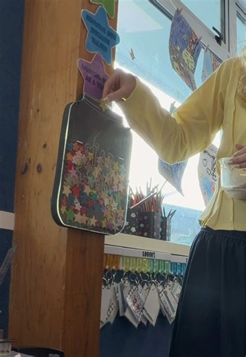 Whole Class Reward System: Star Jar for Classroom Incentives