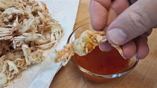 Easy crispy fried mini crabs – quick seafood snack