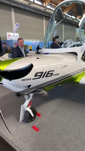 916