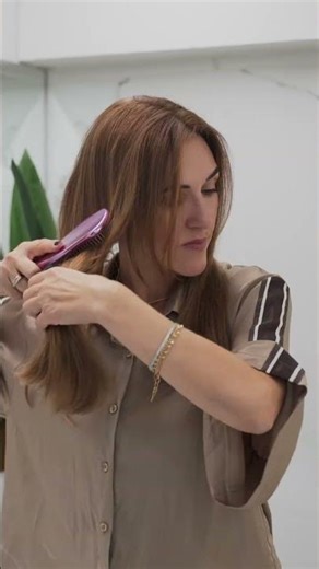 🚨 Hair alert! ΣΤΑΜΑΤΑ να βουρτσίζεις τα μαλλιά σου ΕΤΣΙ!