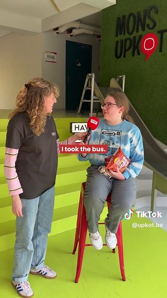 CARDIO IS OVERRATED 🙂 That's what we think. With a bag of chips cracking under the pressure, Candice found our 5th golden TB'ke and can now officially call herself a finalist in our World's Most Average Student Challenge. 🥈 @all students in Antwerp & Ghent: we hear ya loud and clear, but no worries. We wouldn't dare skipping you! So you know what to do tomorrow. P.S. Boys, where you at?! The girls are definitely outnumbering you at this point. Step up your game plzz 💀 PS: remind us not to und