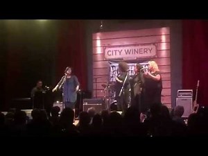 CeCe Winans, "Why Me (Lord)?" song by Kris Kristofferson (Nashville, 25 September 2016)