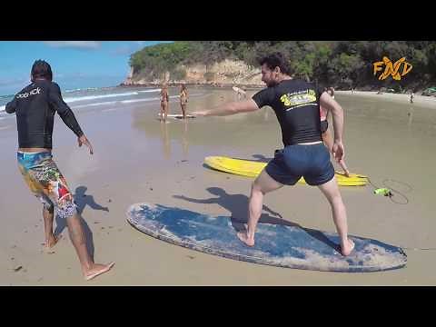 MY FIRST LESSON! SURFING IN BRAZIL Learn in a few steps - PIPA - Fanaticos XND
