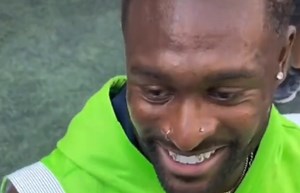 Fan Footage Surfaces of DK Metcalf Refusing To Sign Autographs For Seahawks Fan Who Had Disrespectful Russell Wilson Sign (VIDEO)