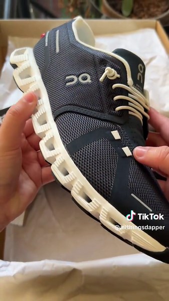 Unboxing On Cloud 5 Midnight/White Sneakers