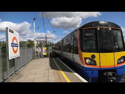 Trains at Willesden Junction