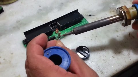 Como colocar suporte de bateria de PC no Dreamcast