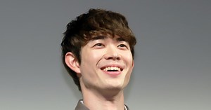 宮沢氷魚、初キスシーンは藤原季節と　LGBTQ題材の作品出演に誇り｜シネマトゥデイ