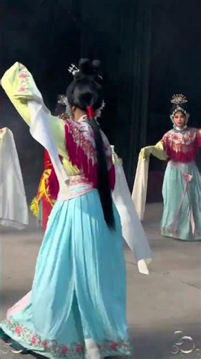 Title: Graceful Lady's Next Act: Discover the Magic of Traditional Chinese Opera