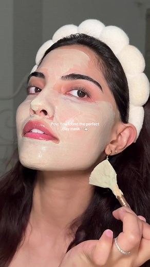 Bringing back the legendary Aztec Secret Indian Healing Clay Mask and OMG… it’s still everything 😍🧖‍♀️ My skin is officially obsessed! Here’s why this mask is a must-have: 1) Deep cleansing & detox: Pulls out impurities and unclogs pores for that fresh, spa-level glow. 2) Exfoliating & skin tightening: Gently removes dead skin cells while firming up skin for a smoother, more refined texture. 3) Oil control & rejuvenation: Balances excess oil, reduces breakouts, and leaves skin feeling soft, re
