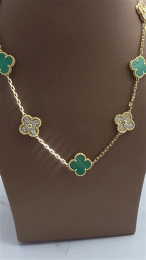 💚 Van Cleef & Arpels 💚 Vintage Alhambra necklace , 10 motifs 💚 18K Yellow gold 💚 Malachite 💚 Diamond 💎 #luxurycollection #luxuryjewelry #hiendjewelry #เทรนด์วันนี้ ✨️สินค้าพร้อมส่ง ✨️ ❤️ Valentines Collection ❤️ คลิกลิงก์หน้าโปรไฟล์ได้เลยคะ หรือ โทร 088-954-6565