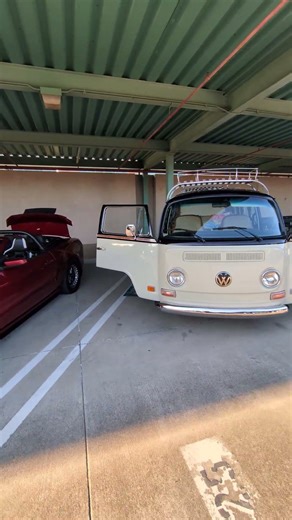 1970s Volkswagen Type 2 Camper – Classic VW Bus Cruiser