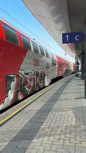 ÖBB 1116 195-9+ÖBB 86-33 110-6 als REX1 nach Wr. Neustadt Hbf in Wien Stadlau
