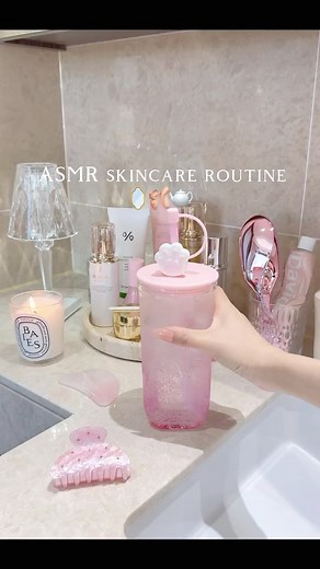STELLA 💄 Beauty & Lifestyle | UGC on Instagram: "癒されたい日のスキンケアルーティーン🧖🏻‍♀️💗🫧‪🛁 ┈┈┈┈┈┈┈┈┈┈┈┈┈┈┈┈┈┈┈┈┈ 🌹谢谢你给我这么棒的视频 http://xhslink.com/a/mxdNAAmN39QZ @belle.tokyo では日常使いできる美容テクニックをご紹介しています❤️ ぜひ保存して参考にしてね💌💭 ┈┈┈┈┈┈┈┈┈┈┈┈┈┈┈┈┈┈┈┈┈ #skincare #skincaretutorial #skincareroutine #nightroutine #nightroutine🌙✨ #beautytips #beautybloggers #韓国スキンケア #スキンケア紹介 #スキンケア #ナイトルーティン #asmrskincare"